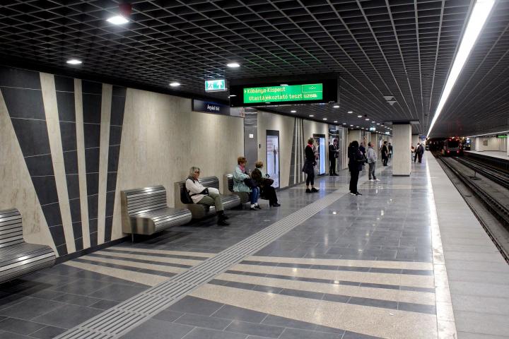 Megújult Göncz Árpád városközpont (korábban Árpád híd) metróállomás